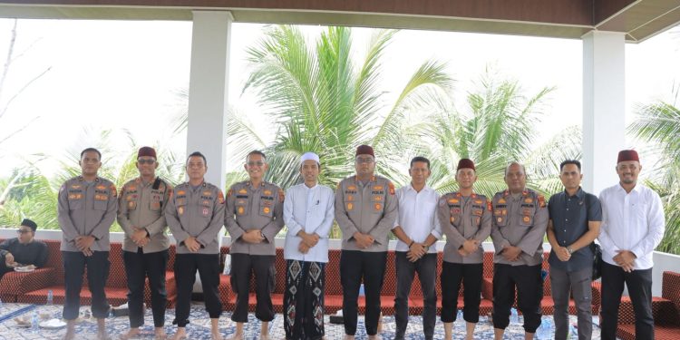 Kapolres Kampar Silaturahmi ke Kediaman Ustadz Abdul Somad, Perkuat Sinergi Polri dan Ulama untuk Kedamaian Kampar