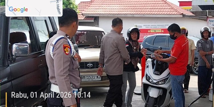 Polsek Kuantan Tengah Intensifkan Patroli di SPBU Sungai Jering, Antisipasi Kemacetan dan Penyalahgunaan BBM