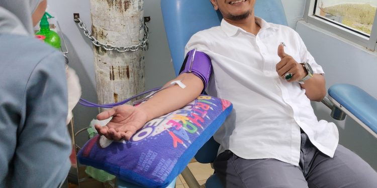 Sentuhan Kemanusiaan Personil Polres Kuansing, Donor Darah, untuk Ibu yang Akan Melahirkan