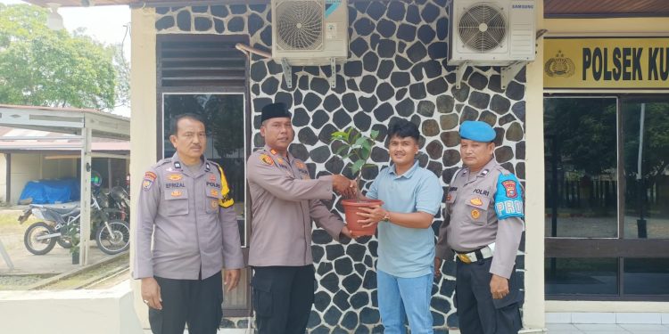 Polsek Jajaran Polres Kuansing Gencar Lakukan Penghijauan, Wujud Nyata Green Policing