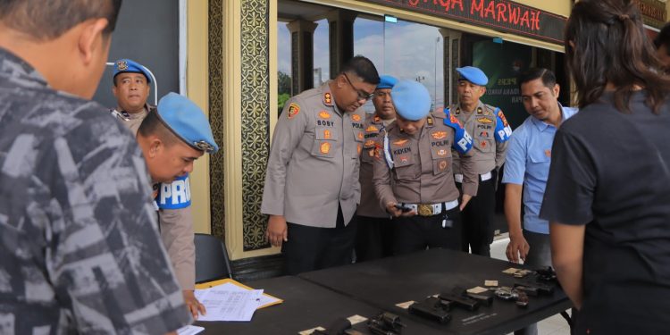 Kapolres Kampar DampingTim Polda Riau untuk Pemeriksaan Senpi Dinas, Tidak Ditemukan Pelanggaran