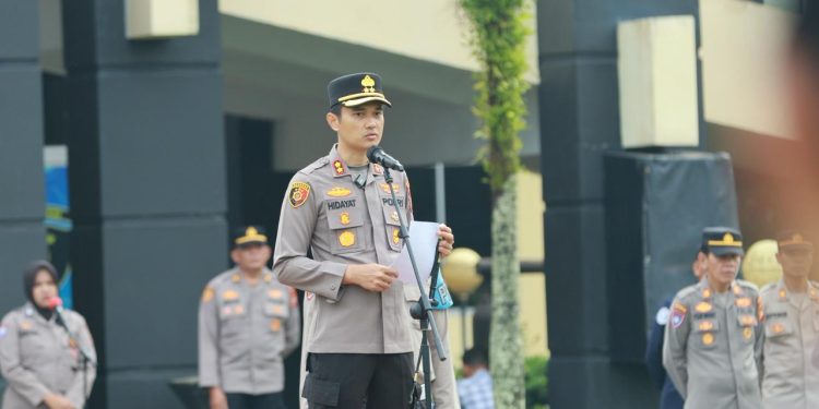 Polres Kuansing Berikan Penghargaan kepada Personel Berprestasi