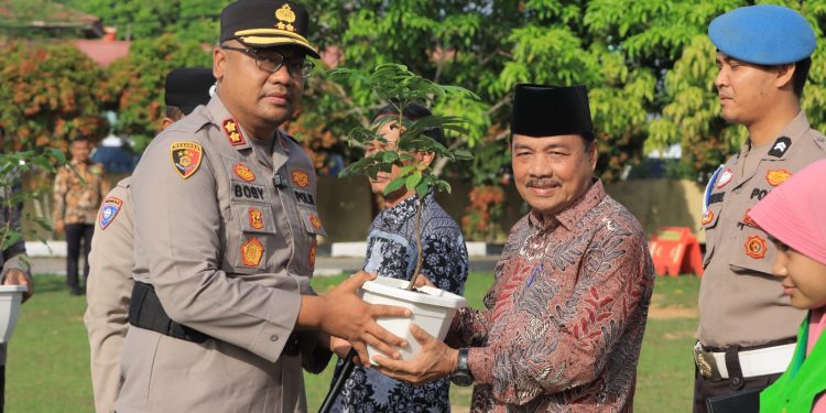 Polres Kampar Gelar Apel Akbar Sabuk Kamtibmas, Berikan Penghargaan kepada Masyarakat Aktif Dukung Keamanan