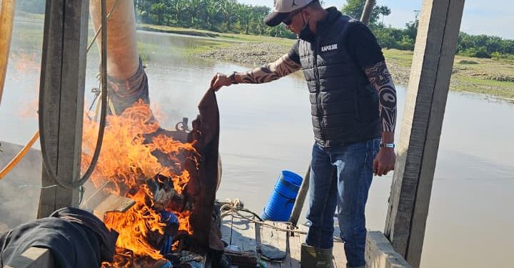 Polsek Benai Tertibkan PETI di Gunung Kesiangan, Satu Unit Rakit Dimusnahkan