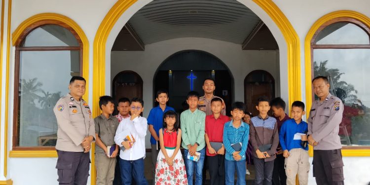 Polres Siak Serap Aspirasi Warga Lewat “Minggu Kasih” di Gereja HKBP Zamrud Dayun