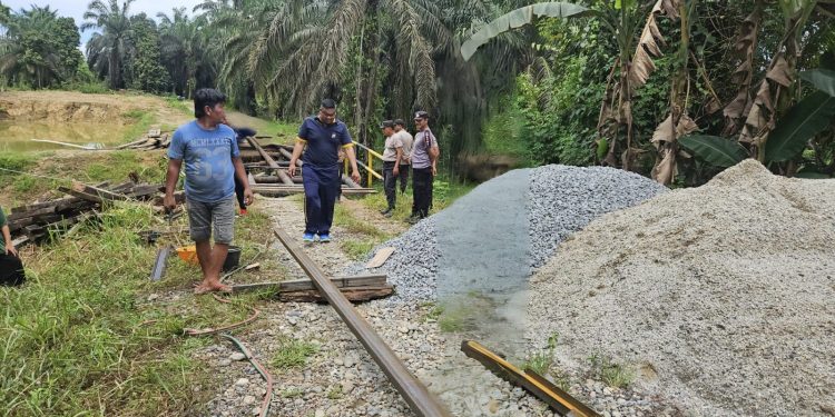 Progres Pembangunan Jembatan Desa Pulau Jambu Capai 5%, Kapolres Kampar Pantau Langsung Hari Ke-5