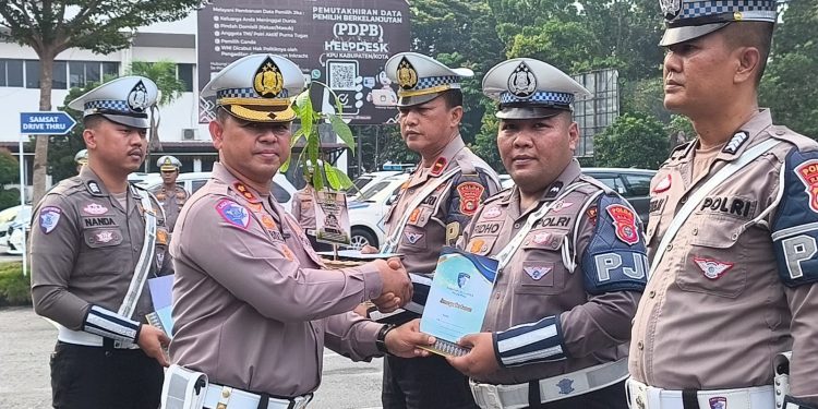 Apresiasi Heroik Personel PJR, Ditlantas Polda Riau Beri Reward dan Tanamkan Semangat Green Policing