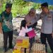 Kapolsek Siak Hulu Bagikan Bansos Kepada Korban Kebakaran Rumah, Berikan Bantuan Sembako dan Uang Tunai