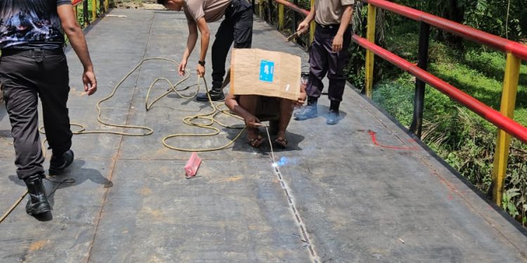 Progres Pembangunan Jembatan Sei Silam Capai 65%, Hari Ke-11 Fokus Pengecatan dan Pemasangan Lantai Besi