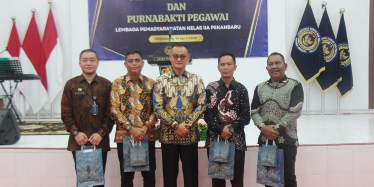 Langkah Baru, Kenangan Abadi: Momen Haru Pelepasan dan Purna Bakti Pegawai Lapas Pekanbaru
