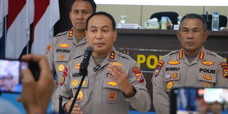 Kapolda Riau Tekankan ‘Sense of Crisis’ dan Strategi Adaptif Kepada Seluruh Personil dalam Kunjungan Kerja di Polres Siak