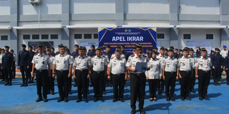 Lapas Kelas IIA Pekanbaru Perkuat Komitmen Zero Halinar Lewat Apel Ikrar Pemasyarakatan Se-Riau