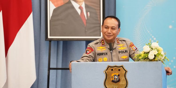 Kapolda Riau Tekankan Pendekatan Humanis, Kunci Bangun Kepercayaan Publik di Era Digital