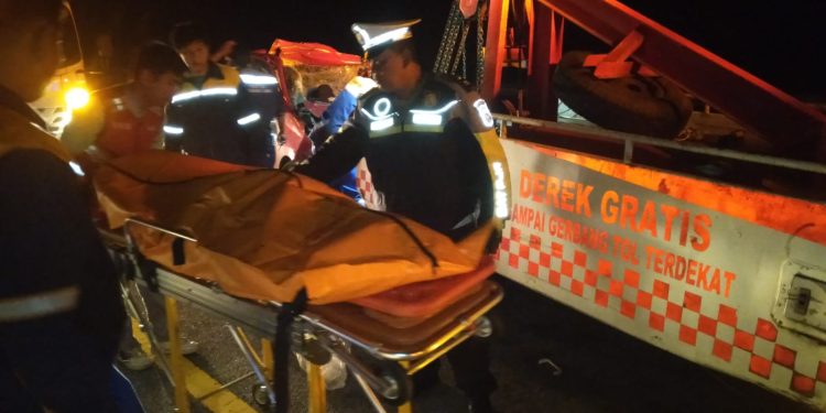 Laka Lantas Ganda di Tol Permai, Dua Orang Meninggal Dunia, PJR Riau Bertindak Cepat