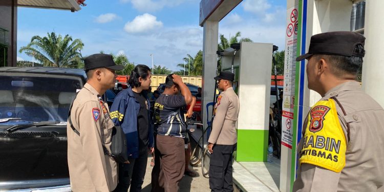 Polsek Jajaran Polres Kuansing Intensifkan Pengawasan SPBU, Pastikan Distribusi BBM Tepat Sasaran dan Kondusif