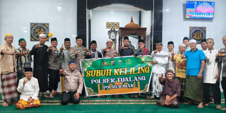 Kapolsek Tualang Subuh Keliling di Masjid Ar Rahmat, Ajak Warga Jaga Kamtibmas dan Jauhi Narkoba