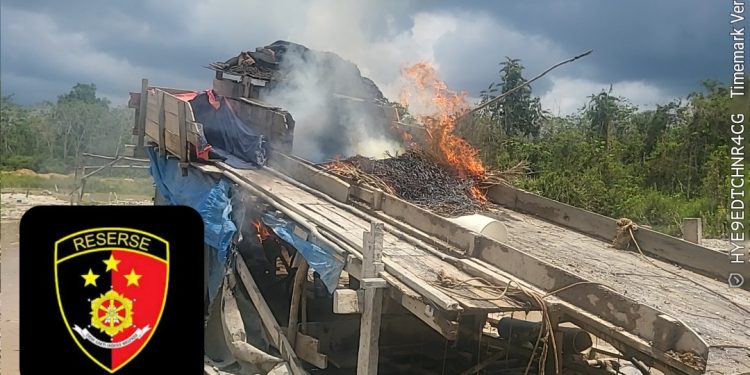 Polsek Kuantan Mudik Tertibkan PETI, Dua Rakit Lanting Dimusnahkan