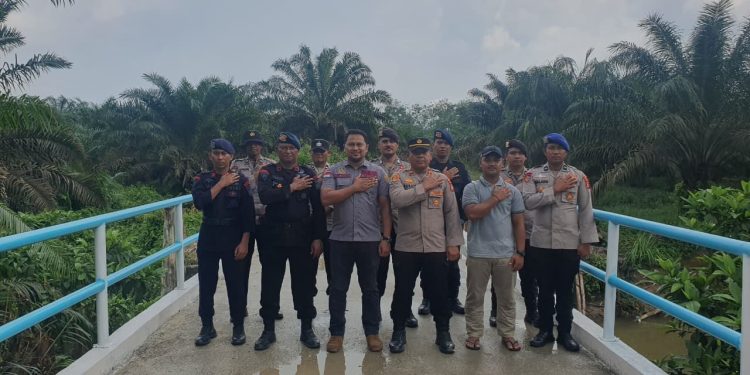 PROGRES 100%! Jembatan Sei Silam di Dusun Sungai Lintang Rampung, Personil Polda Riau dan Polres Kampar Sukses Selesaikan dalam 10 Hari