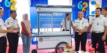 MOMEN HARI BAKTI PEMASYARAKATAN KE 62, LAPAS NARKOTIKA RUMBAI SALURKAN BANTUAN GEROBAK DAN SEMBAKO