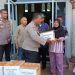Gelar Jumat Berkah May Day, Polsek Bukitraya bagikan sembako ke warga Maharatu