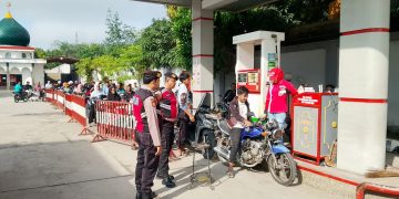 SAT SAMAPTA POLRES KAMPAR LAKSANAKAN PATROLI HUMANIS DI SPBU, ANTISIPASI KRISIS BBM DAN JAGA KAMTIBMAS