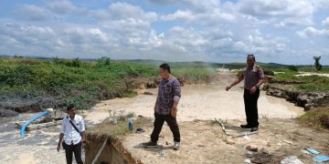 Polsek Kuantan Mudik Tertibkan PETI di Sungai Tanalo Ulu, Lima Rakit Dimusnahkan