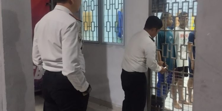 LPKA Gelar Razia Malam, Kepala LPKA Pimpin Langsung Pengawasan
