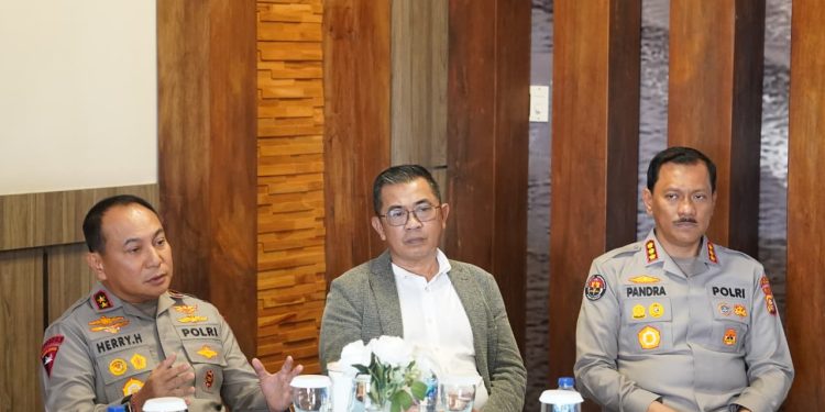 Kapolda Riau Tekankan Pelayanan Humanis dan Penanganan Narkoba-Karhutla dalam Forum Pemred Riau