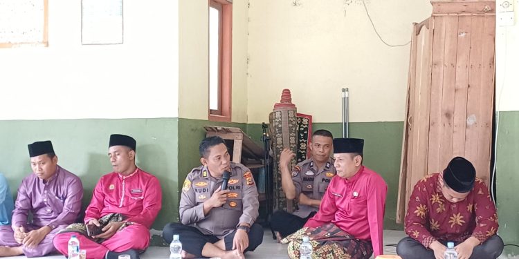 Jelang Renovasi Jembatan Merah Putih Presisi, Polsek Siak dan Warga Merempan Hulu Gelar Doa Bersama