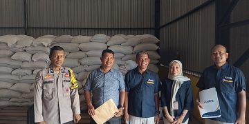 Dukung Swasembada Pangan, Polsek Singingi Hilir Kawal Pendistribusian Jagung Pipil ke Gudang BULOG Pekanbaru