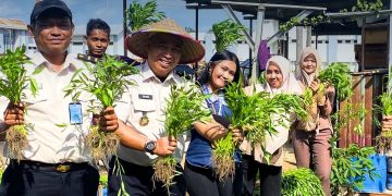 Panen Kangkung Wujudkan Ketahanan Pangan di Lapas Narkotika Rumbai