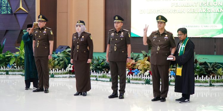 Kejati Riau, Melantik dan mengambil sumpah Jabatan Sejumlah Pejabat Struktural di Lingkungan Kejaksaan Tinggi Riau