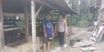 Personel Polsek Kelayang Pantau Langsung Kepeternak, Swasembada Pangan Daging Dapat Tercapai