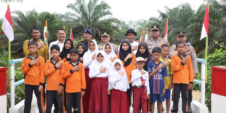 Jembatan Merah Putih Presisi di Kampar, Membuka Jalur Anak Desa Menggapai Cita-cita