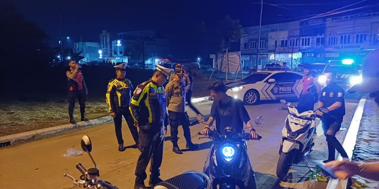 Waka Polres Kuansing Pimpinan KRYD bersama TIM RAGA Gelar Patroli Malam Jaga Harkamtibmas.