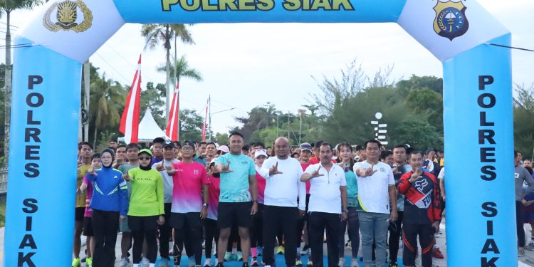 Berlari Bersama Komunitas Pelari dan Masyrarakat, Mengusung tema “Run with Purpose, Move Forward with Riau” , Polres Siak Sukses Gelar “Road To Riau Bhayangkara Run 2026