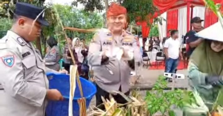 Polsek Kampar Bersama Polres Kampar Gelar Panen Jagung Serentak di Desa Ranah Singkuang