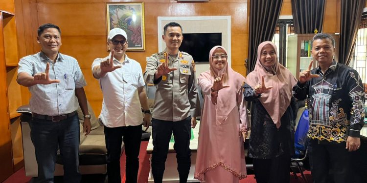 Kapolres Kuansing Silaturahmi ke UNIKS, Perkuat Sinergi Jaga Kamtibmas dan Edukasi Mahasiswa