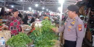 Polsek Sikajadi Melakukan Pengecekan Harga Sembako Pasar Cik Puan