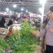 Polsek Sikajadi Melakukan Pengecekan Harga Sembako Pasar Cik Puan