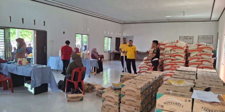 Program JALUR Hadir di Desa Jake, Polres Kuansing Gelar Sambang Nusa, Klinik Apung dan Salurkan Bansos
