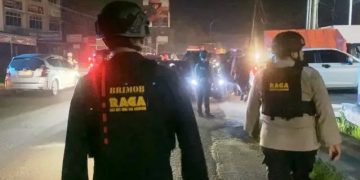 Di Tengah Blackout Sumatera, Polda Riau Kerahkan Tim RAGA dan Brimob Jaga Keamanan Warga Hingga Dini Hari