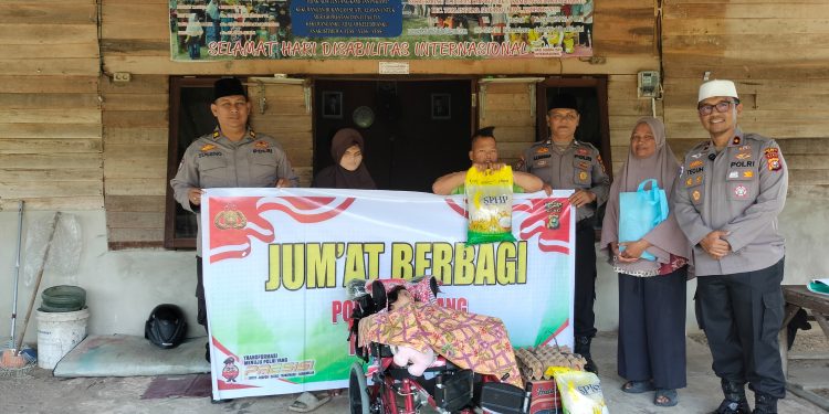 Jumat Penuh Berkah, Kapolsek Tualang Salurkan Bantuan ke Yayasan Berkah Ikhlas Hati Dan Anak-anak Disabilitas