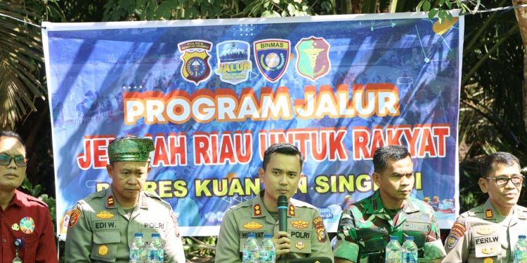 Kapolres Kuansing Pimpin Program Jalur Jelajah Riau untuk Rakyat di Desa Kampung Tengah