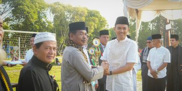 Kapolres Kuansing Shalat Idul Adha 1447 H Bersama Ribuan Jamaah di Lapangan Limuno Teluk Kuantan