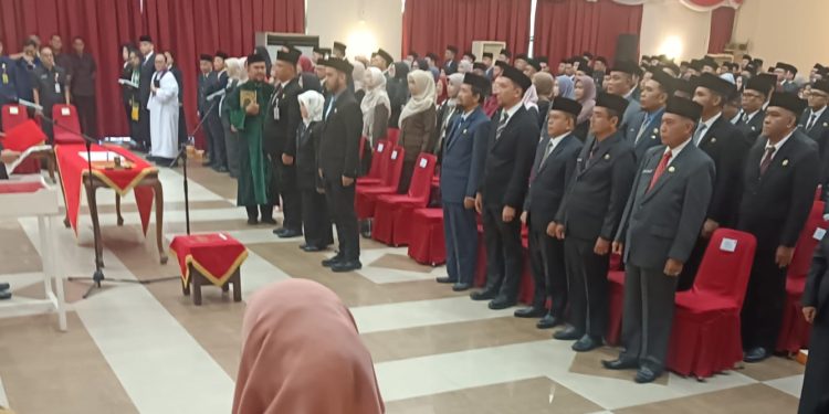 FORWADIK Riau Kecam Plt Gubri Umbar Amarah di Pelantikan 77 Kepsek Baru!