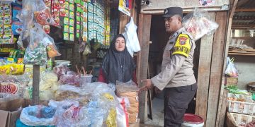 Polsek Sukajadi Melakukan Pengecekan Ketersediaan Bahan Pangan Dipasar Tradisonal Pasar Cik Puan dalam Rangka Mendukung Program Ketahanan Pangan