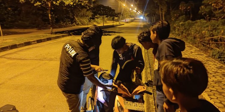 Tim Raga Polres Pelalawan Sisir Jalan Bakti Praja, Tekan Premanisme dan Balap Liar