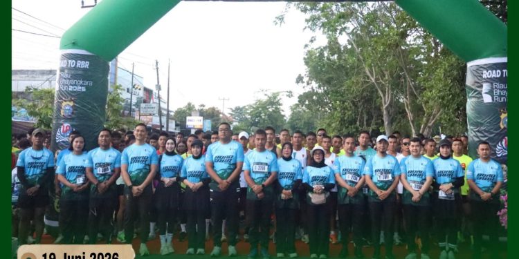 DANDIM 0313/KPR BERSAMA FORKOPIMDA KAMPAR HADIRI ROAD BHAYANGKARA RUN DAN OLAHRAGA BERSAMA, DALAM RANGKA MEMPERINGATI HARI BHAYANGKARA KE-80