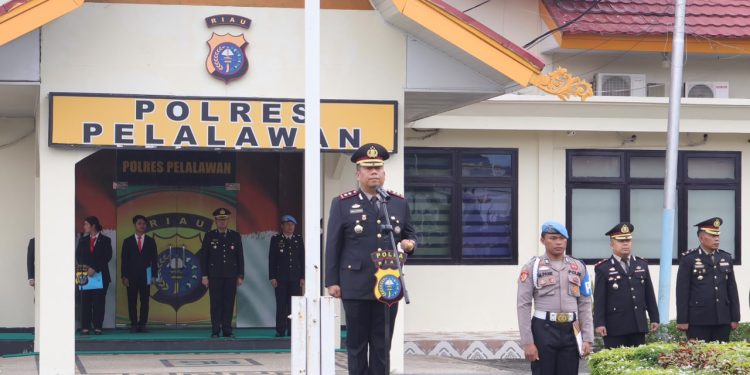 Kapolres Pelalawan Pimpin Upacara Pancasila 2026: “Pancasila Pemersatu Bangsa, Fondasi Perdamaian Dunia